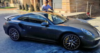 รวยซะอย่าง! โรนัลโด้โชว์รวยควักกระเป๋าออกรถสปอร์ต "Porsche 911 Turbo S" รุ่นล่าสุด