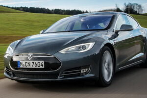 สุโค่ย! Tesla ประกาศผลยอดขายถล่มทลายภายในปี 2015