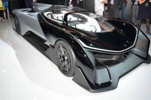 Faraday Future เปิดตัวรถสปอร์ต "FFZERO1" เวอร์ชั่นมีคนขับแล้ว