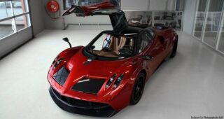 เปิดตัวรถสปอร์ต "Pagani Huayra" คันแรกในเนเธอร์แลนด์แล้ว
