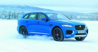 หาดูยาก! น้ามูโดดทดสอบรถ "Jaguar F-PACE S" ท่ามกลางอากาศติดลบ 30 องศา