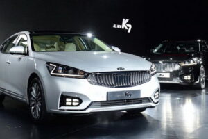 KIA เปิดตัวรถรุ่นใหม่แบบ 2017 Cadenza แล้วในบ้านเกิด
