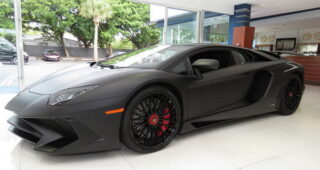 เปิดตัว Lamborghini Aventador SV โฉมแต่งพิเศษของ Batman