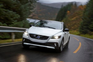 เปิดตัว Volvo V40 Cross Country D4 ใหม่ ดีเซล 2.099 ล้านบาท