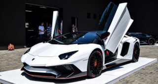Lamborghini Aventador SV รุ่นใหมล่าสุดถึงแอฟริกาใต้แล้ว