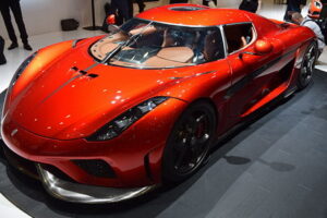 Koenigsegg จัดให้เปิดตัวรถสปอร์ตรุ่นใหม่ท้าชน Bugatti