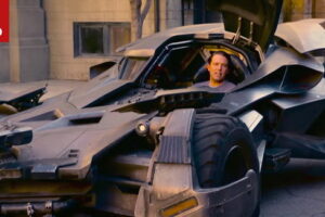 พระเอกดัง Ben Affleck มาพร้อมกับรถ "BATMOBILE" เต็มรูปแบบ
