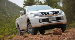 รีวิว 2016 Mitsubishi Triton MegaCab Plus GLS-LTD AT หล่อแบบ Pick Up ยุคใหม่ โดดเด่นที่เครื่องยนต์และช่วงล่าง