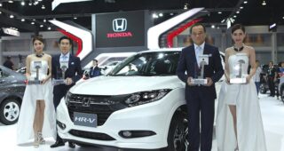Honda ตอกย้ำความเป็นผู้นำตลาดรถยนต์นั่ง คว้า 4 รางวัล Car of the Year 2016 ในงาน Motor Show 2016