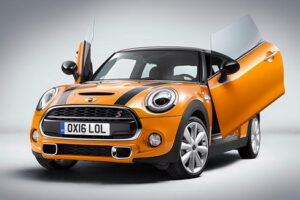 เปิดตัว "Scissor Doors" ประตูสุดไฮเทคของ MINI