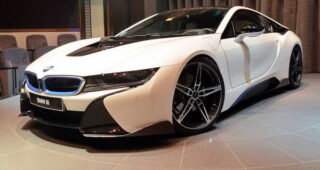 มาแล้ว! BMW เปิดตัวรถสปอร์ตแบบ i8 รุ่นใหม่ในดูไบ