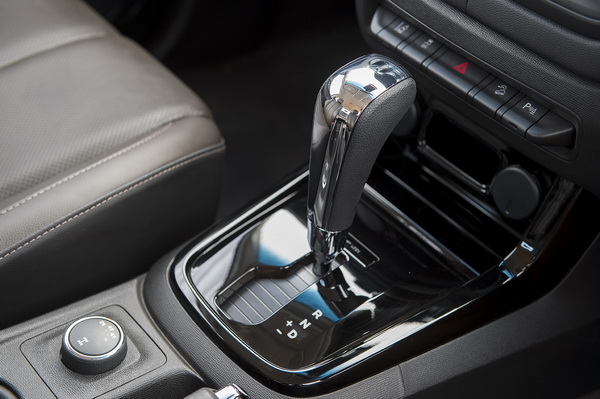 2017 Chevrolet Colorado High Country_interior 4_resize