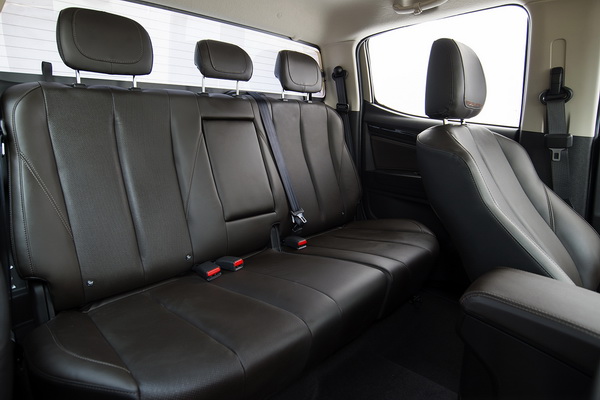 2017 Chevrolet Colorado High Country_interior 6_resize