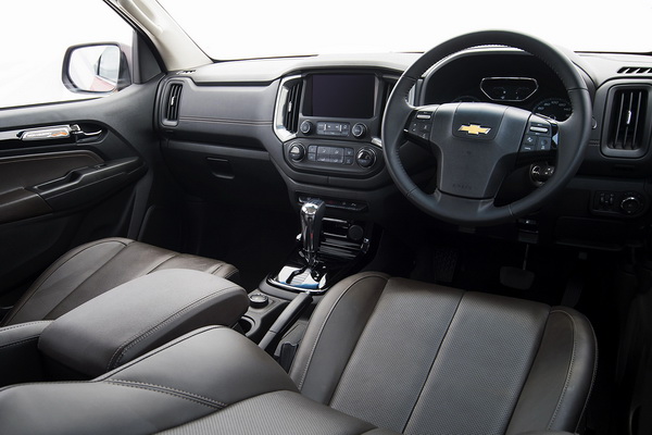 2017 Chevrolet Colorado High Country_interior 7_resize