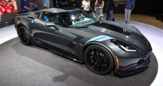 จองเลยปะครับ! เปิดตัว 2017 Corvette Grand Sport รุ่นพิเศษอย่างสวย!!!