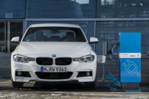 สุดประหยัด! BMW เปิดไลน์การผลิตแบบ Plug-In Hybrids ไฮเทคชั้นหนึ่ง