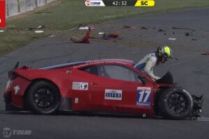 เละเลย! Ferrari 458 GT3 ชนยับในการแข่งขันสุดรุนแรง