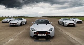 รอเลย! Aston Martin เปิดตัวรถรุ่นพิเศษแบบ “Blade Edition” เพียง 5 คันเท่านั้น