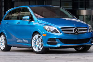 เสี่ยไทยใจดีแจก Benz B-Class + เงินนักเตะเลสเตอร์คว้าแชมป์ลีก