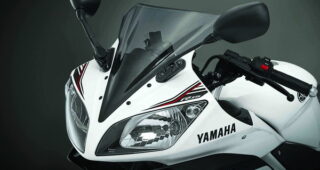 2016 Yamaha YZF-R15 มีให้เลือก 3 สี