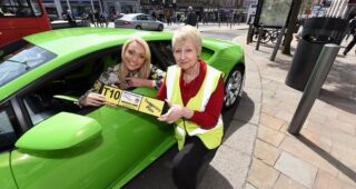 เปิดตัว Lamborghini ทำเป็น Taxi ในประเทศอังกฤษแล้ว