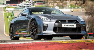 Nissan เปิดตัว GT-R พร้อมชุดแต่งแบบใหม่หลากหลายแบบ