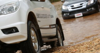 รีวิว YOKOHAMA GEOLANDAR G015 ใหม่ ขึ้นเขากระโจมวันฝนตก ยังสบาย พร้อม ADVAN FLEVA V701 ยาง Sport น้องเล็ก เด่นนุ่มเงียบ