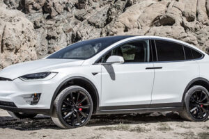 เอาอีกแล้ว! รถแบบ Tesla Model X ชนอีกในระบบ Autopilot