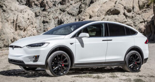 เอาอีกแล้ว! รถแบบ Tesla Model X ชนอีกในระบบ Autopilot