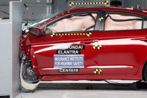 อย่างแข็ง! ประกาศรถ “2017 Hyundai Elantra” ได้รางวัลรถความปลอดภัยยอดเยี่ยม