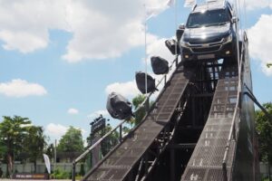 2017 Chevrolet Colorado ใหม่ CHALLENGE YOUR POWER พลังขับที่วัดใจคุณ พร้อมสัมผัสได้แล้ววันนี้