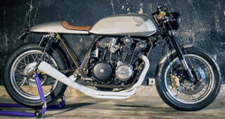 HONDA CB 900F Custom "หลายสิบปีผ่านมา ยังคงเก๋าแบบ CB"