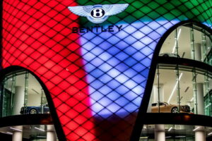 Bentley ตัดสินใจเปิดตัวโชว์รูมแห่งใหม่แล้วในดูไบ