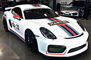 อย่างเท่ห์! เปิดตัว Porsche Cayman GT4 ในลายแบบสปอร์ตของ Martini Racing