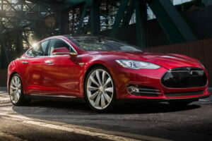 อย่างเซ็ง! ผู้ใช้ Tesla ในเดนมาร์กบ่นอุบหลังศูนย์บริการไม่พอเพียง