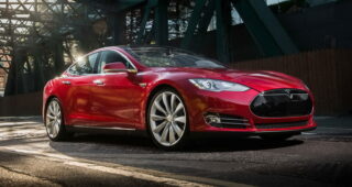 อย่างเซ็ง! ผู้ใช้ Tesla ในเดนมาร์กบ่นอุบหลังศูนย์บริการไม่พอเพียง