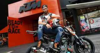 เบิร์นรับเบอร์ ดึง “ร็อค บาโกรอส” สตั๊นท์ไรเดอร์ระดับโลก กับโชว์ขี่มอเตอร์ไซค์ผาดโผนครั้งแรกในไทย พร้อมเปิดประสบการณ์สุดเอ็กซ์ตรีม ในงาน KTM presents Bangkok Downtown Fest. with Rok Bagoros