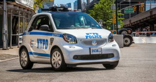 ตำรวจ New York สั่งซื้อ Smart ForTwo รุ่นใหม่กว่า 250 คันสำหรับทำงานแล้ว