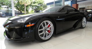 พร้อมขาย! รถหรูแบบ Lexus LFA มือสองส่งตรงถึงโชว์รูมแล้วในสหรัฐอเมริกา