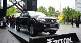 ชมภาพ 2017 Mitsubishi Triton ใหม่ ปรับหน้านิด เสริมภายในอีกหน่อย พร้อมราคาทุกรุ่นย่อย