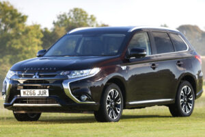 Mitsubishi เปิดตัวรถแบบ “Outlander PHEV” รุ่นพิเศษในสหราชอาณาจักรแล้ว