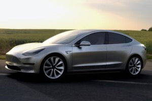 ยืนยันรถแบบ “Tesla Model 3” มีการแอบเปิดตัวออกมาแล้ว
