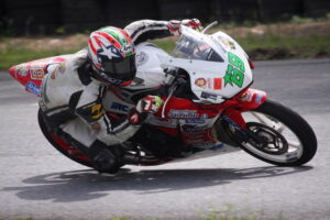 ตะวัน ฮอนด้าประสิทธิ์มอเตอร์สระแก้ว ทำได้!! บิดซิวแชมป์ CBR300R ศึก A.P. Honda Racing Championship ที่สนามพีระฯ