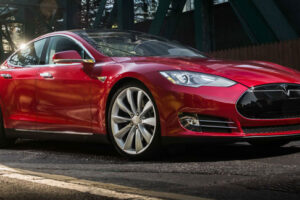 Tesla โดนสั่งเรียกคืนรถแบบ Autopilot แล้วจากปัญหาด้านความปลอดภัย