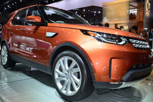 ใหญ่เบิ้ม! เปิดตัว Land Rover Discovery รุ่นใหม่ในงานที่ LA Motor Show