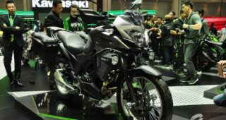 Kawasaki Versys-X 300 และ W800 พร้อมรถทุกโมเดลปี 2017 เอาใจ Biker ทุกสายงาน Motor Expo 2016