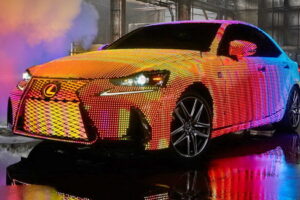 Lexus เปิดตัวชุดแต่งไฟกระพริบรุ่นใหม่ของ “2017 IS”