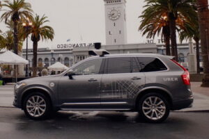 Uber จัดให้ทดสอบรถ Volvo แบบไร้คนขับ