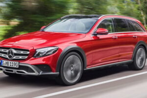 Mercedes เอาใจแฟนๆ เปิดตัว "E-Class" รุ่นใหม่สุดหรูสุดโหดออกมาแล้ว