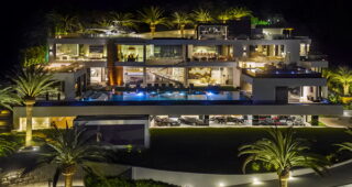 เปิดตัวที่พักสุดแพงในอเมริกา พร้อมโรงรถเก็บ "Sport car" เพียบ!